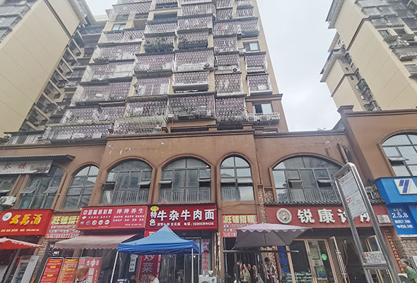 江陽區(qū)利民路三段11號樓37號(拉菲小鎮(zhèn)商業(yè)房第二次拍賣)